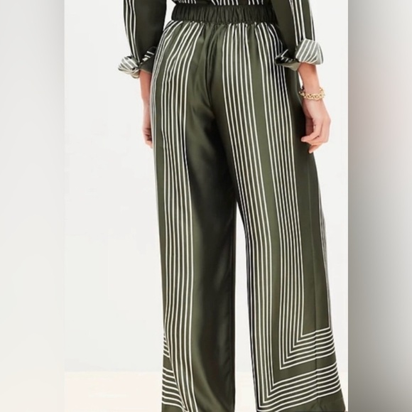 Loft Women’s Green and White Wide Leg Pull On Pants, Size XS Petite - Picture 2 of 11